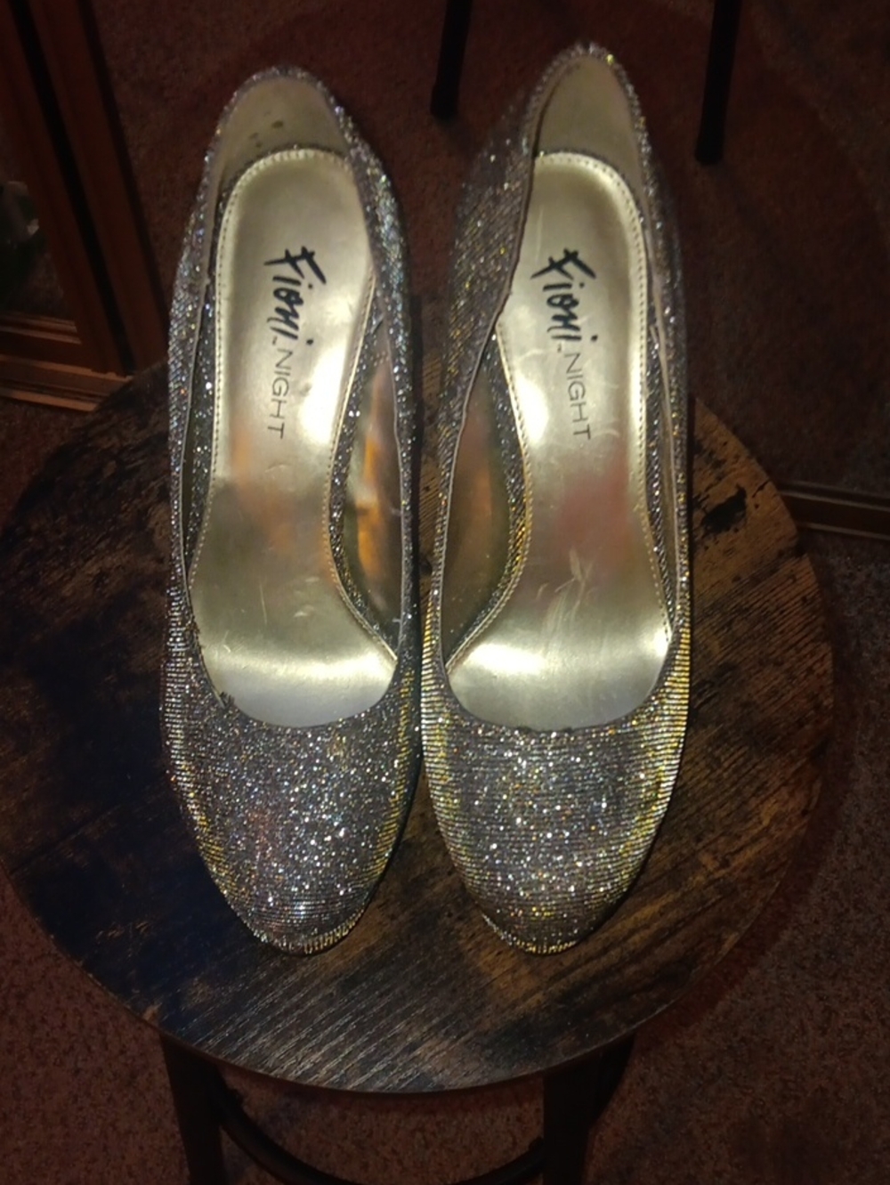 Xhilaration Silver Glitter Women's Pumps